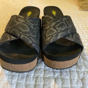 Volatile sandals